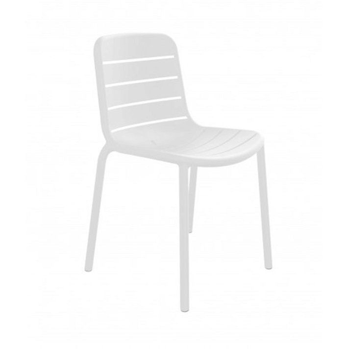 Pack de sillas apilables elaboradas con protección UV y acabado color blanco Gina Resol