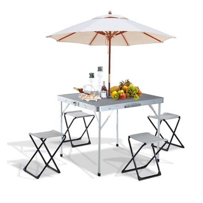 Conjunto de camping de mesa y sillas de hierro y tela oxford con hueco para parasol Outsunny