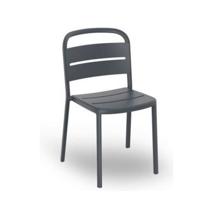 Pack de sillas aptas para exterior fabricadas con fibra de vidrio color gris oscuro Como Resol