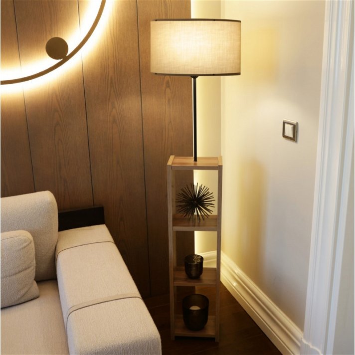 Lámpara estante de madera con pantalla cilíndrica en acabado color nogal AYD Forme