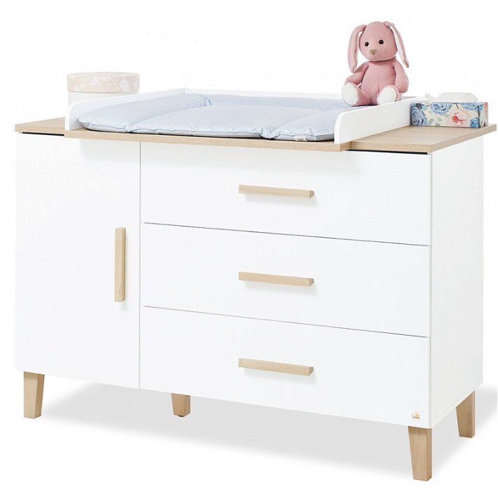 Mueble cambiador para bebés extra ancho de estilo nórdico en color blanco y roble Lumi Pinolino